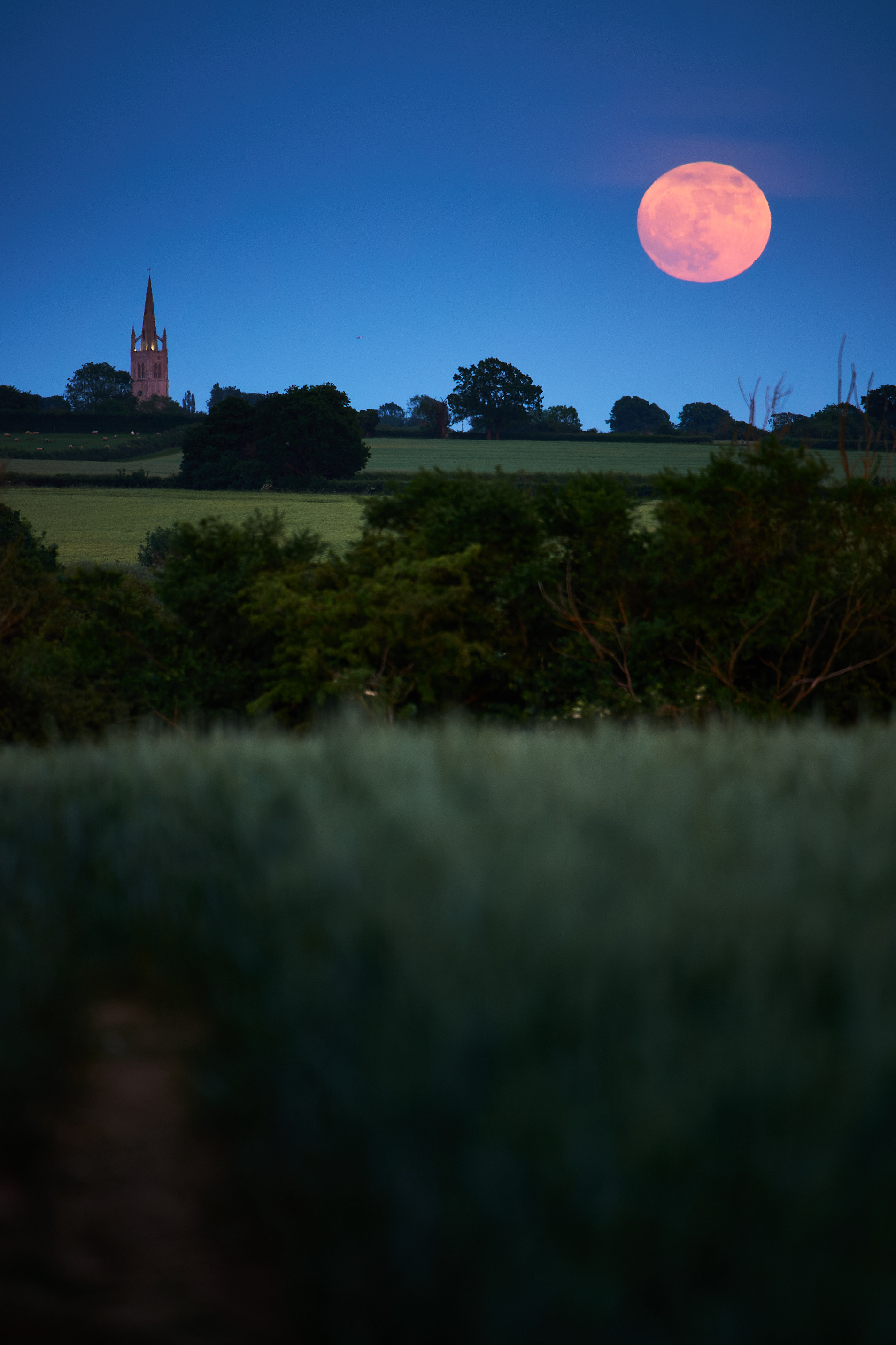 blue moon next to hanslope church